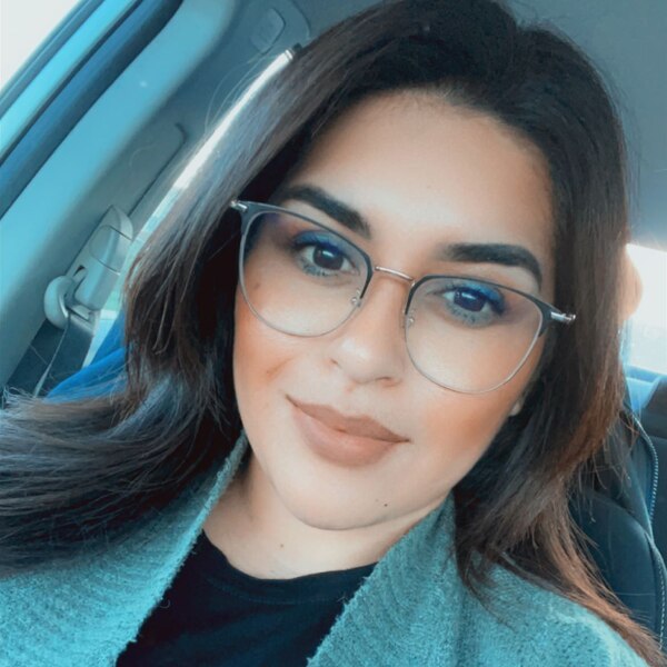 Yellowknife Oval BlackRose Gold Eyeglasses